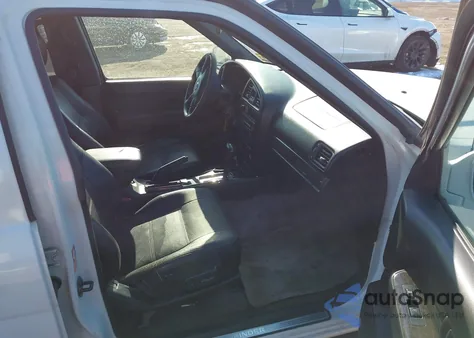 2004 Nissan Pathfinder Le Platinum from USA, damaged, VIN JN8DR09Y54W908211